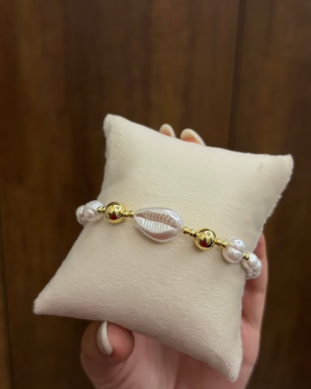 Pearl bracelet