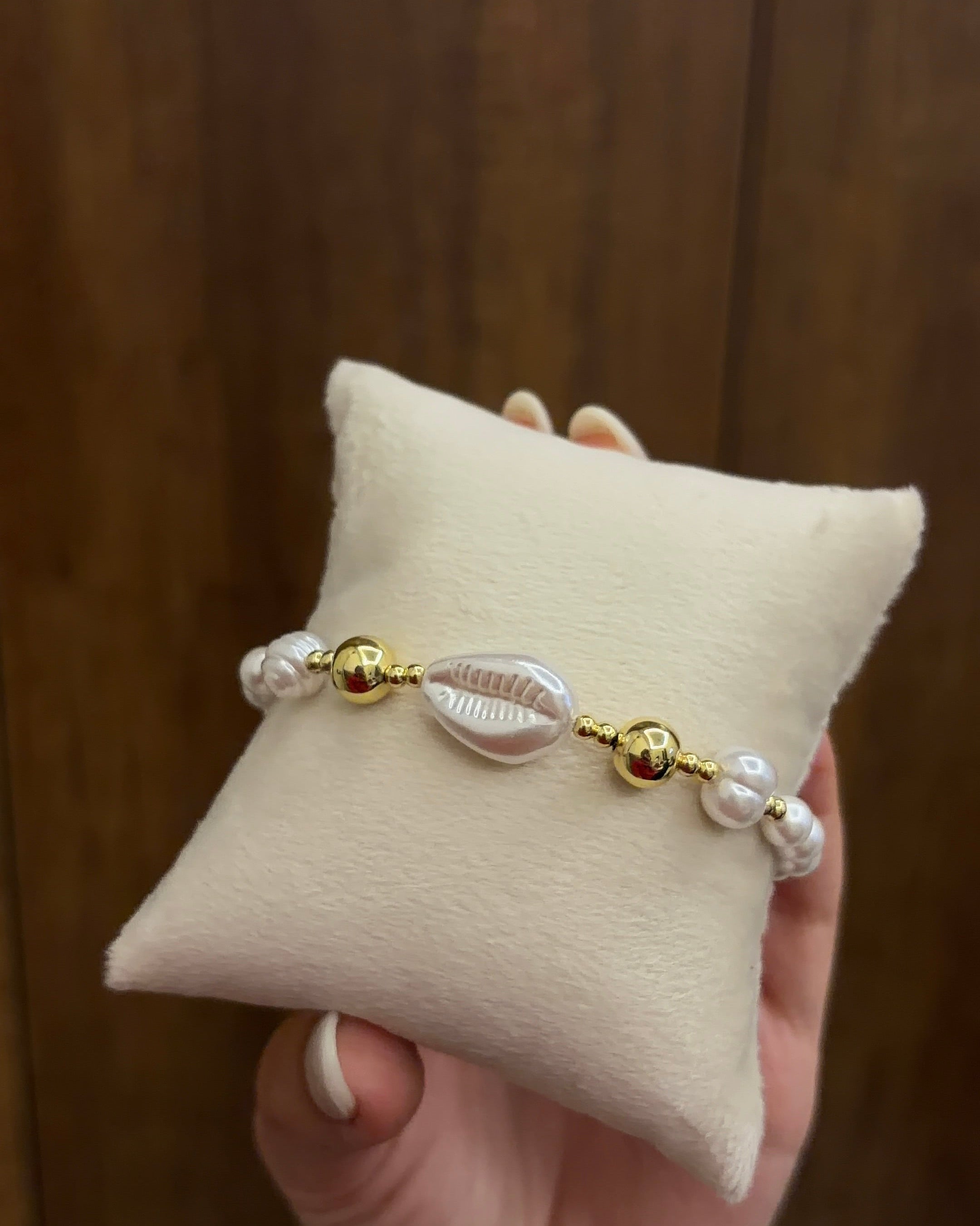 Pearl bracelet