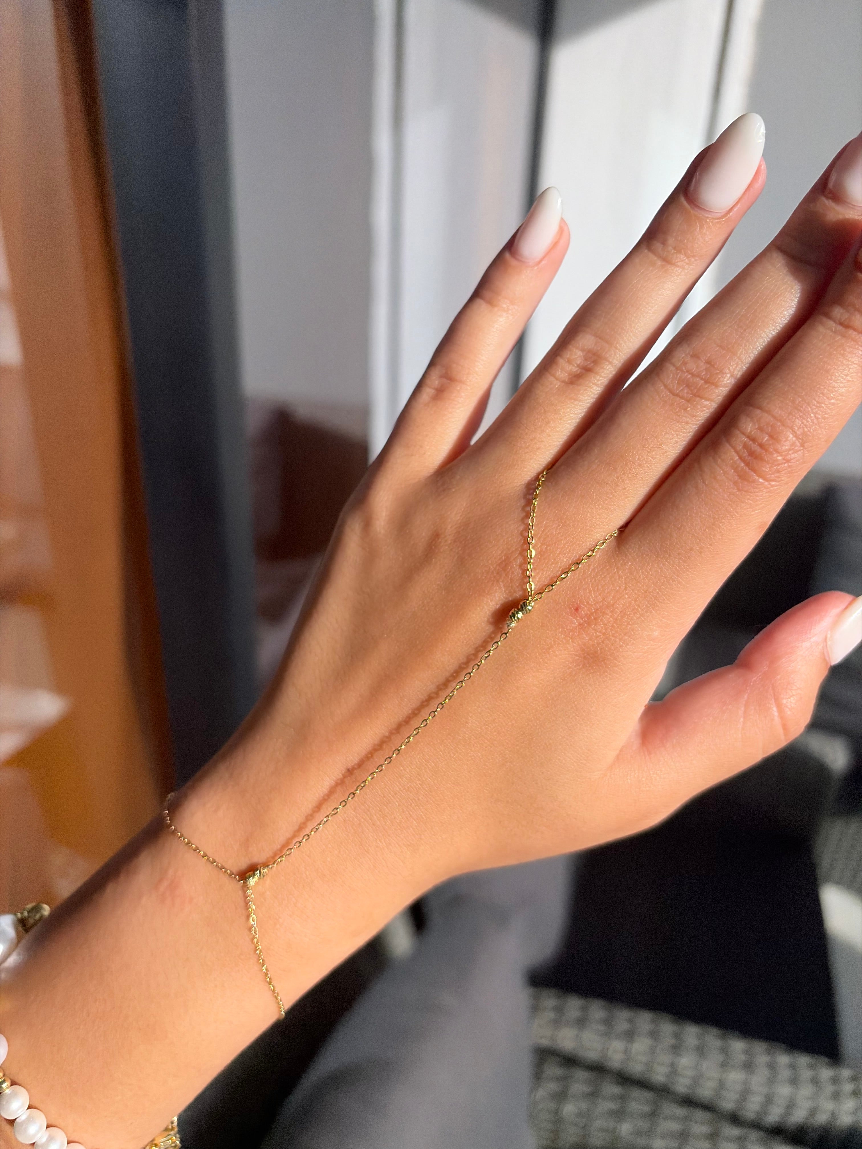 Soleil handchain